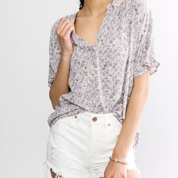 Buckle Tops - Flirty Purple Buckle Daytrip Pullover Top
